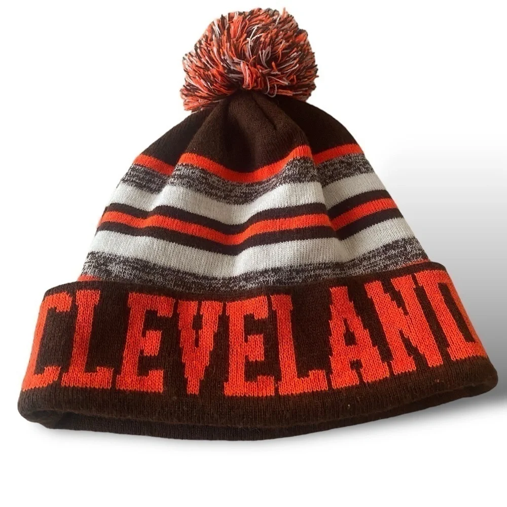 NFL Vintage CLEVELAND BROWNS KNIT BEANIE WITH POM One Size